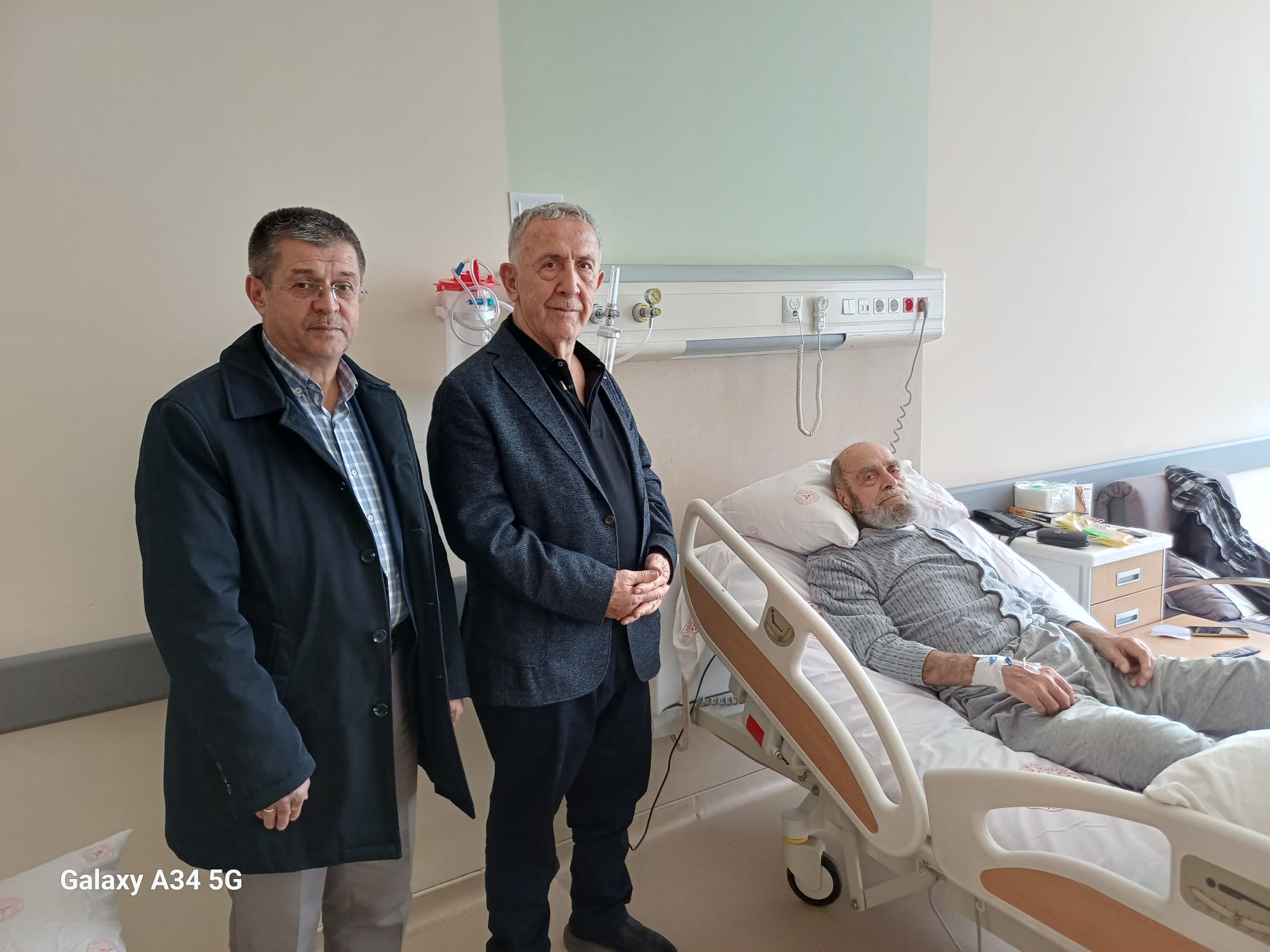 DR.AHMET BALTACI HOCAMIZ HASTANEDE ZİYARET EDİLDİ.